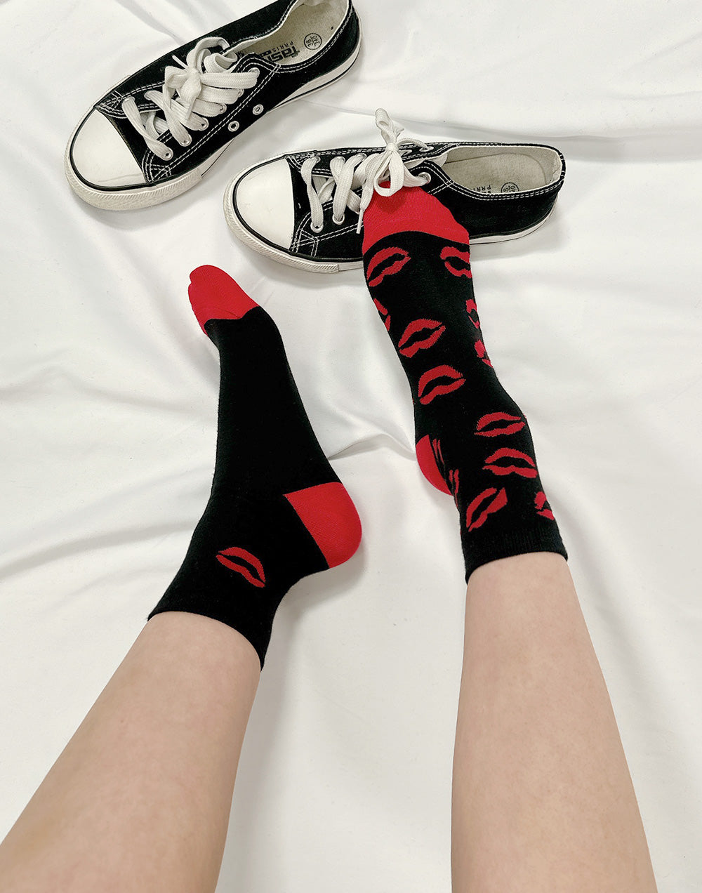 Women's Crew Kiss Mismatched AB Black Socks