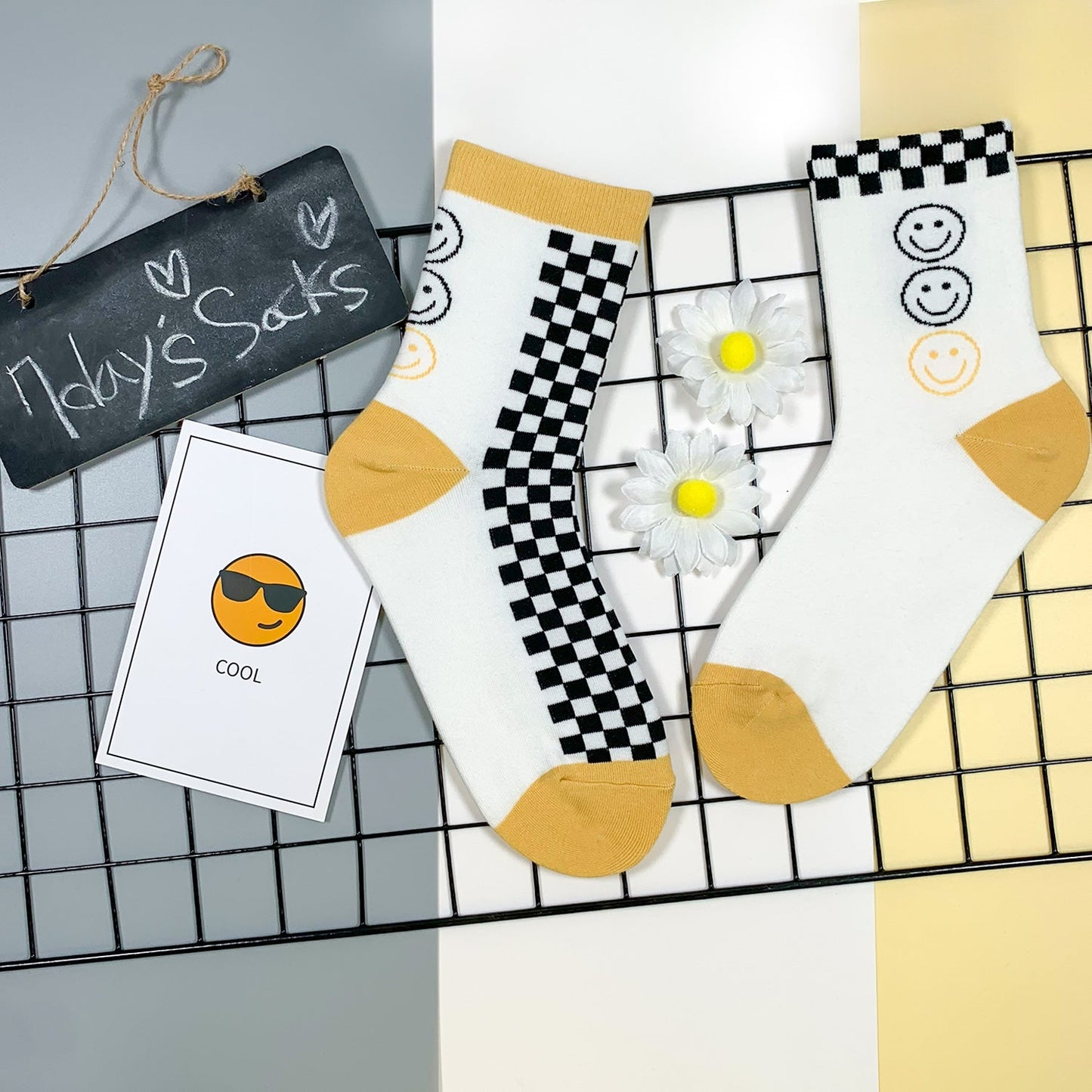 Women's Crew Smile Mismatched AB Socks