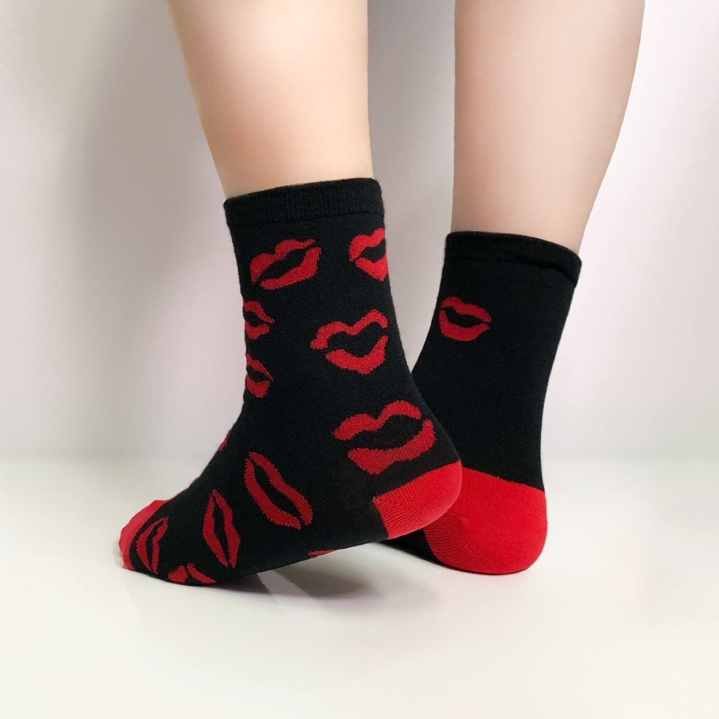 Women's Crew Kiss Mismatched AB Black Socks