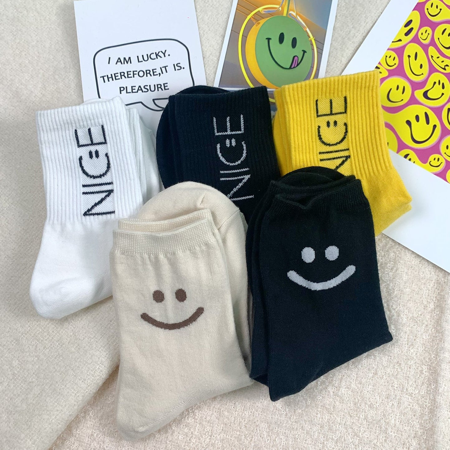 Women's Crew Nice Smile Socks - 5/PK