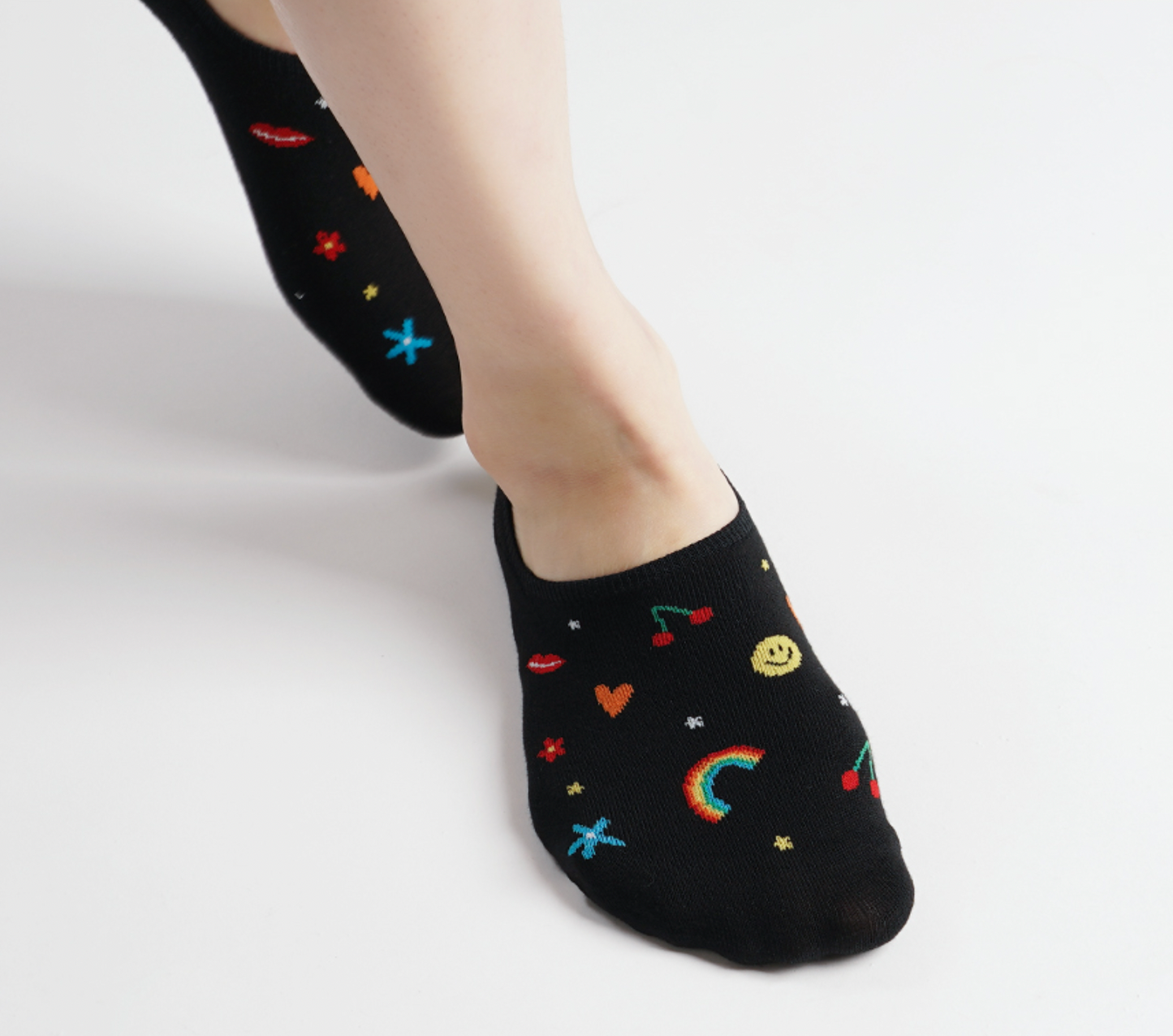 Women's No Show Rainbow Day Socks - 2 PK