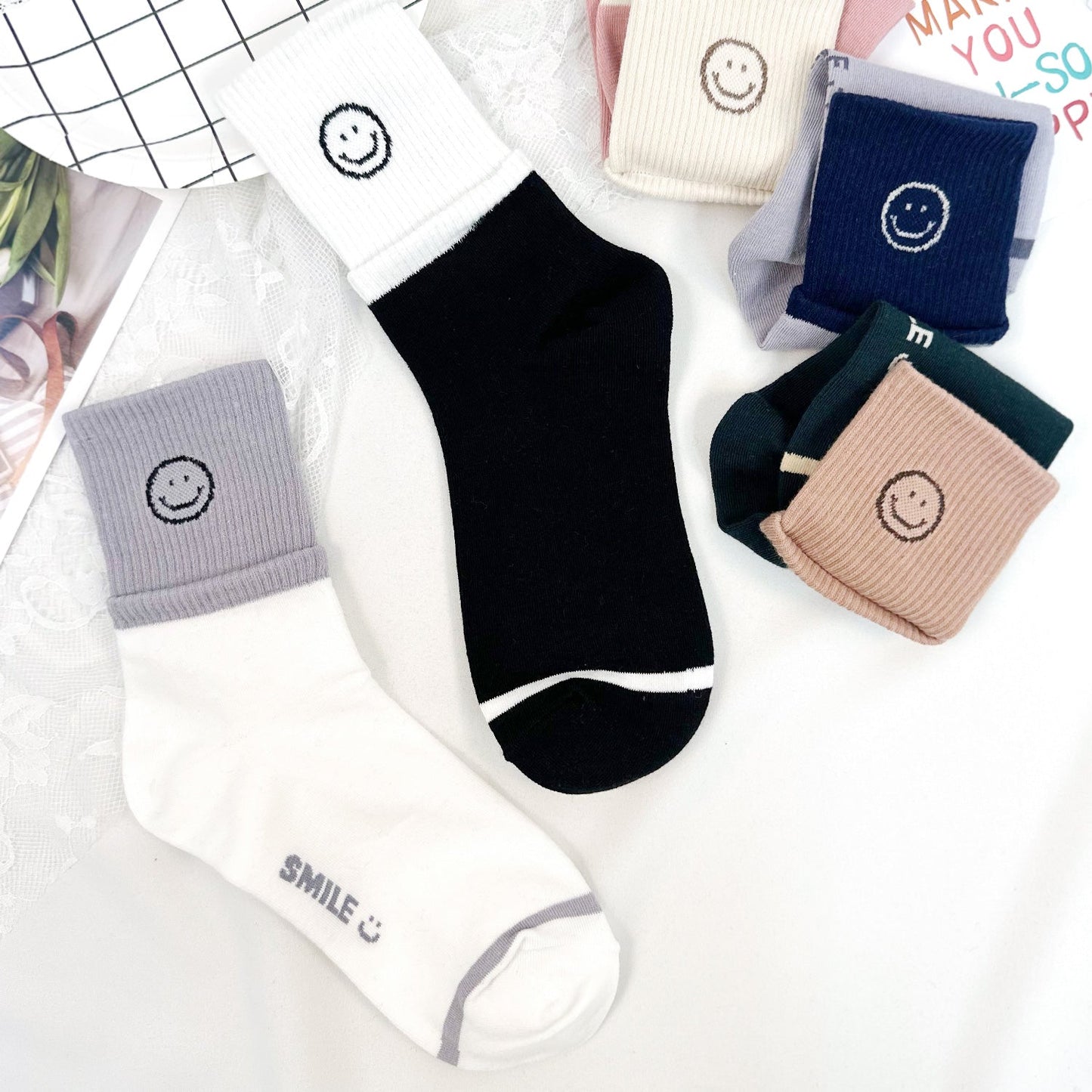 Women's Crew Daily Smile Socks - 5/PK