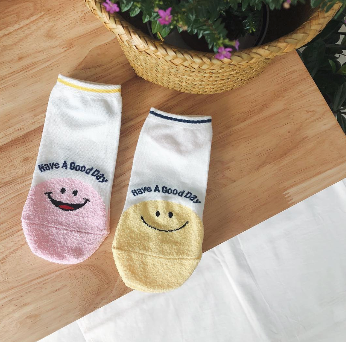Women's Ankle Smile Socks - 2 PK