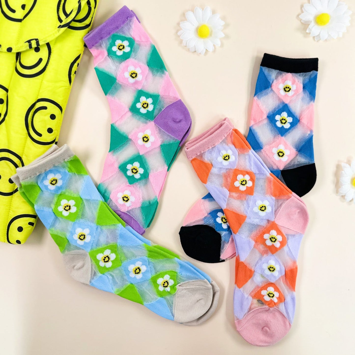 Women's Crew See-Through Smile Flower Argyle Socks - 4 PK