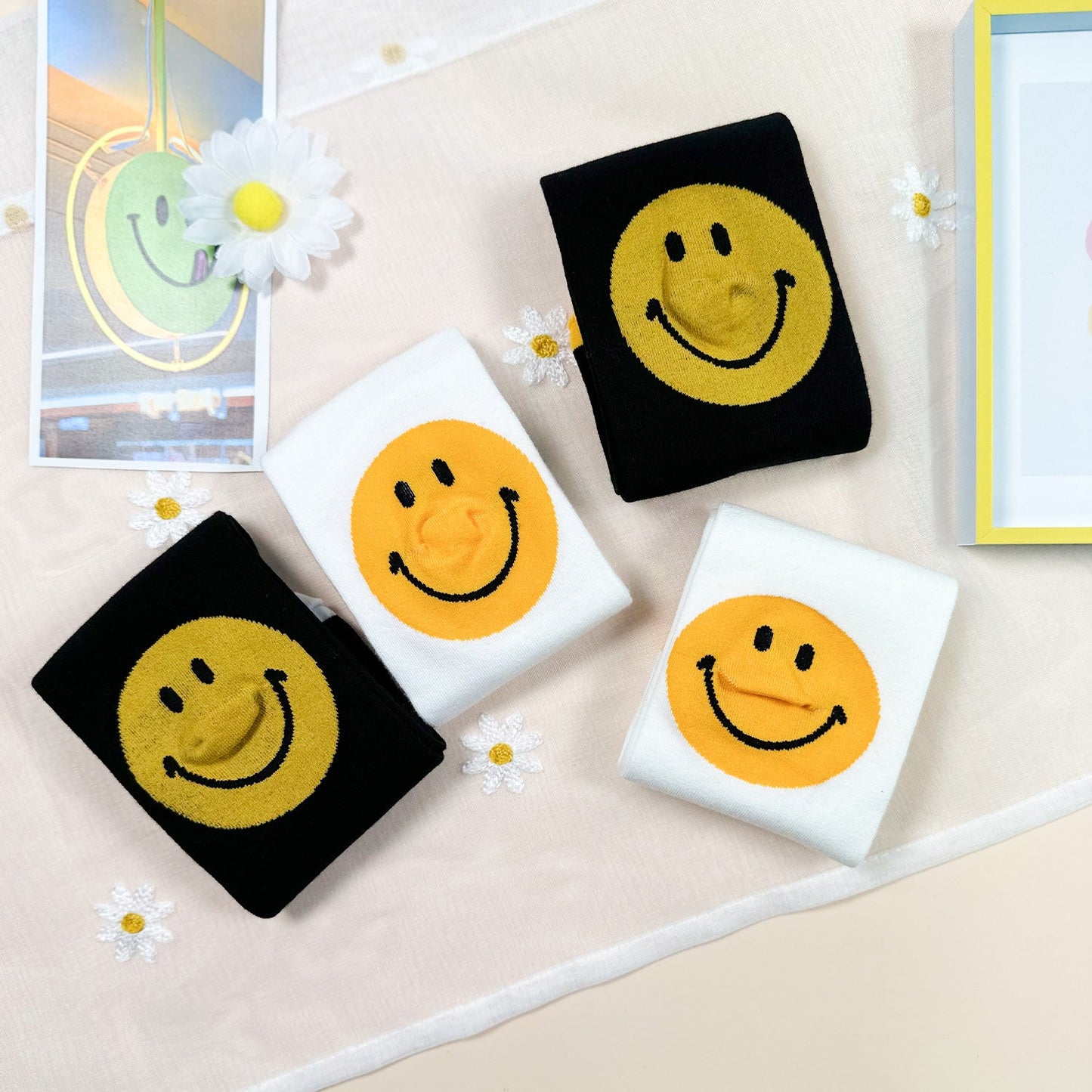 Women's Crew Hidden Smile Socks - 4 PK