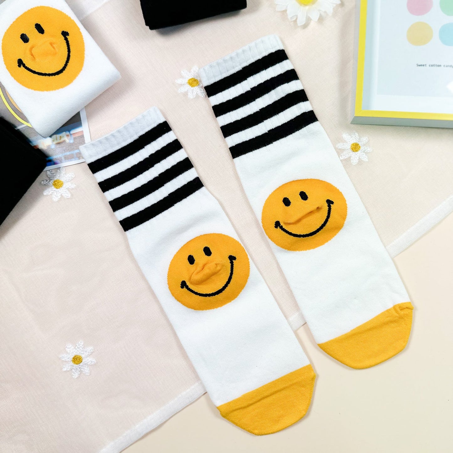 Women's Crew Hidden Smile Socks - 4 PK