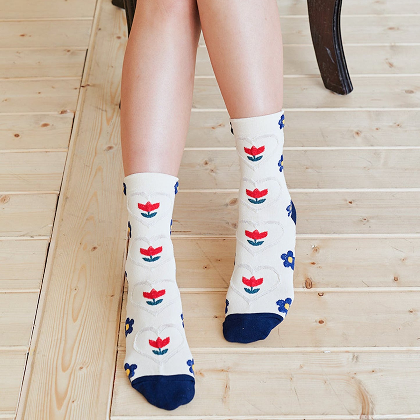 Women's Crew Heart Flower Deco Socks - 4 PK